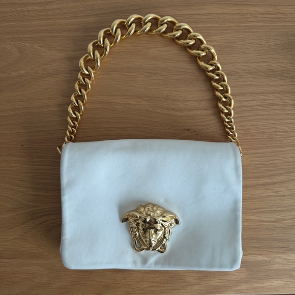 Versace White Palazzo Sultan Flap Handbag - Picture 2 of 8